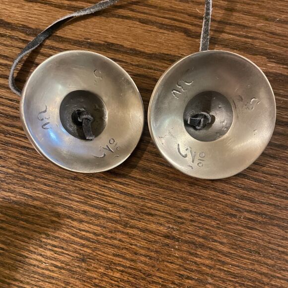 Vintage Bronze Tibetan Buddhist Bells Cymbals Healing Meditation Beautiful Tones - Picture 4 of 4